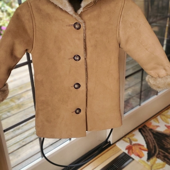 Gap Kids Unisex Faux Fur & Suede Hooded Button-Down Sz XS (4) Coat Jacket - Picture 3 of 13